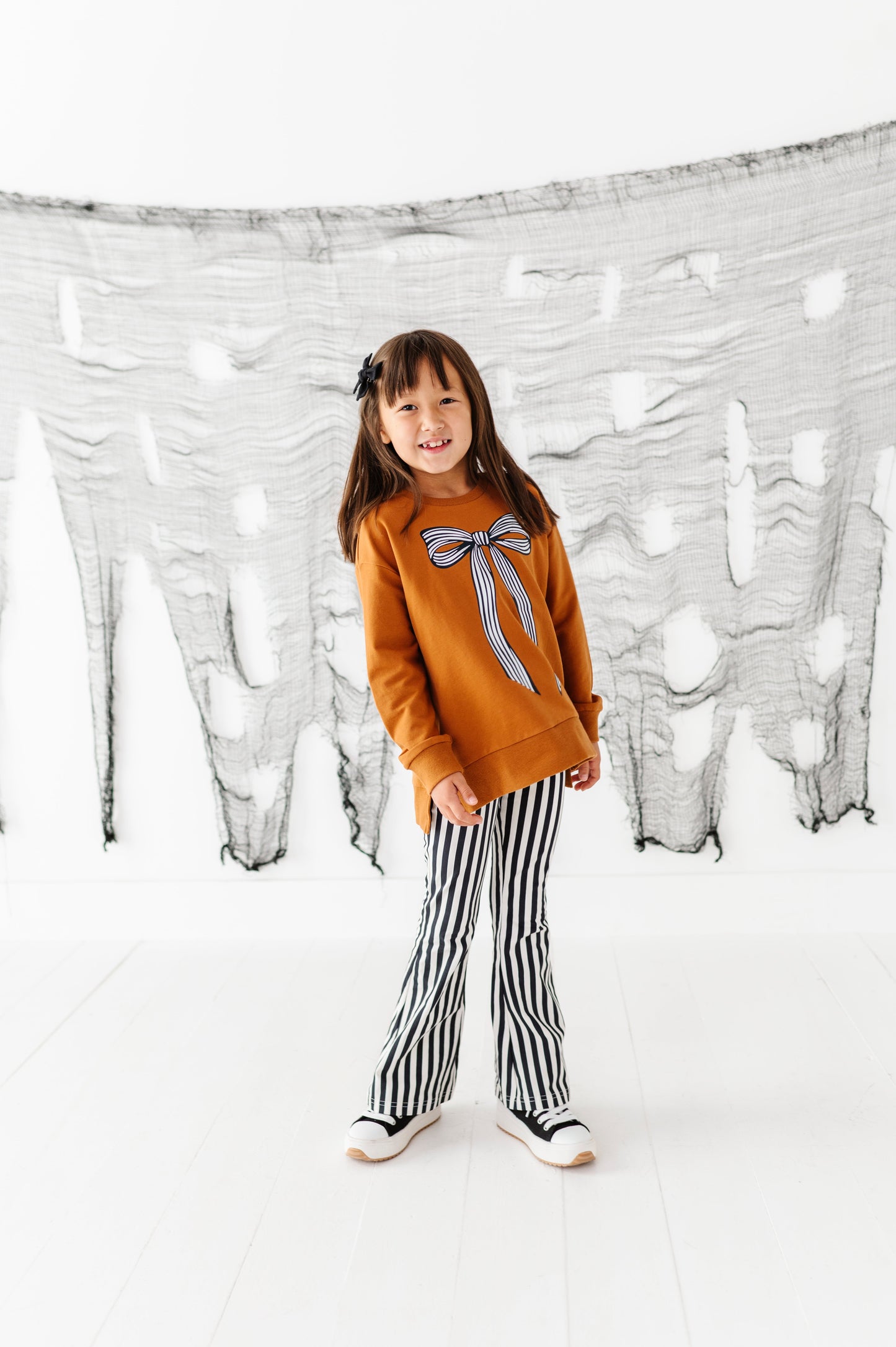 Striped Bow | SIDE-SPLIT SWEATSHIRT