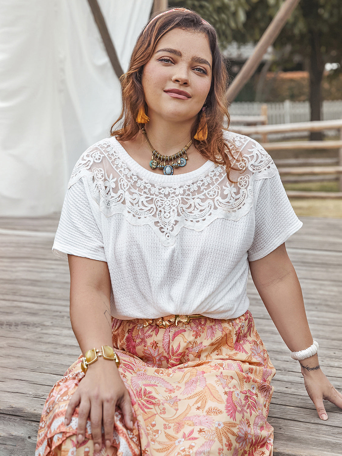 Plus Size Lace Detail Short Sleeve Top