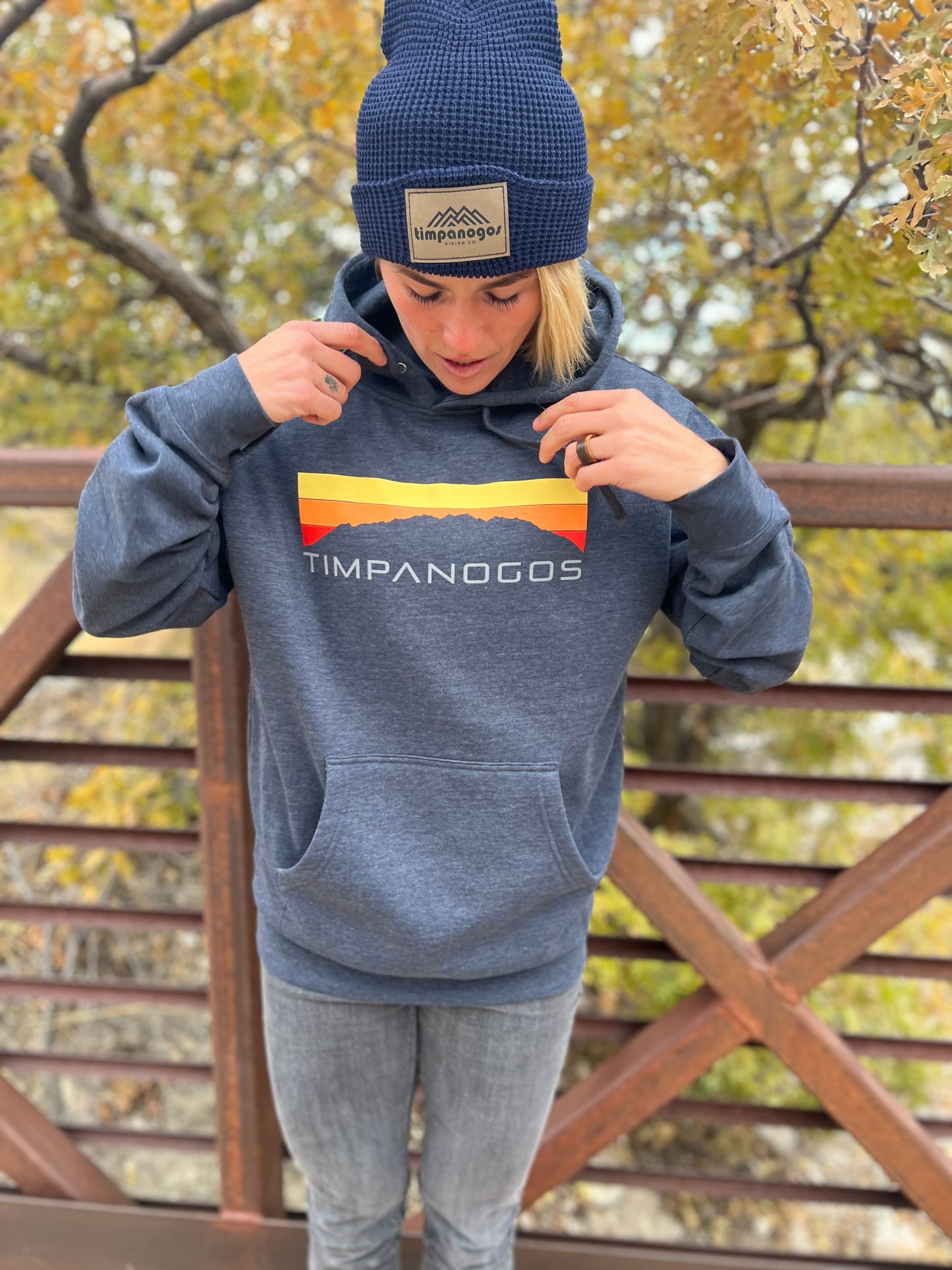Retro Mountain Classic (warm) - Mountain Blend Hoodie