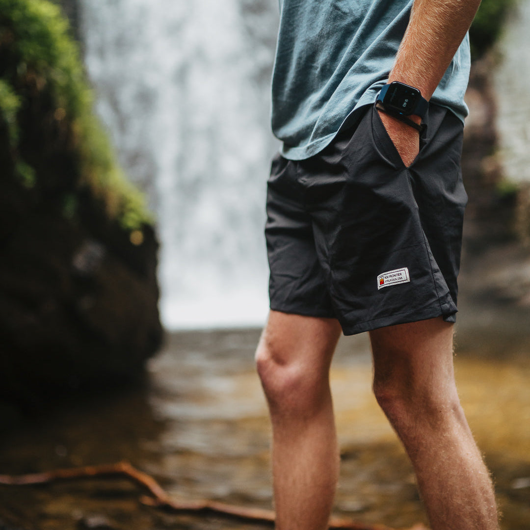 Men’s Journey Tech 7" Short (Black)