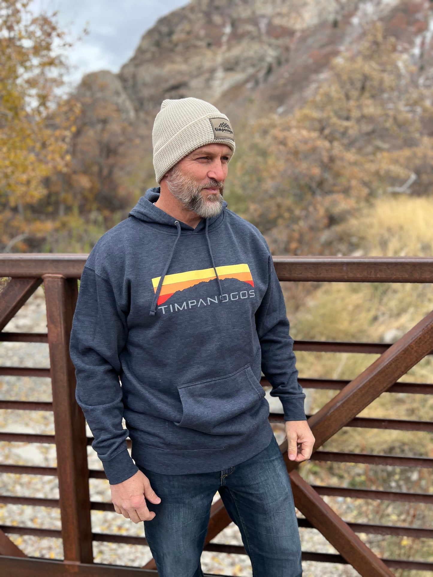 Retro Mountain Classic (warm) - Mountain Blend Hoodie