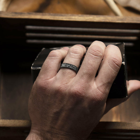 Gunmetal Vine & Leaf Barrel Band