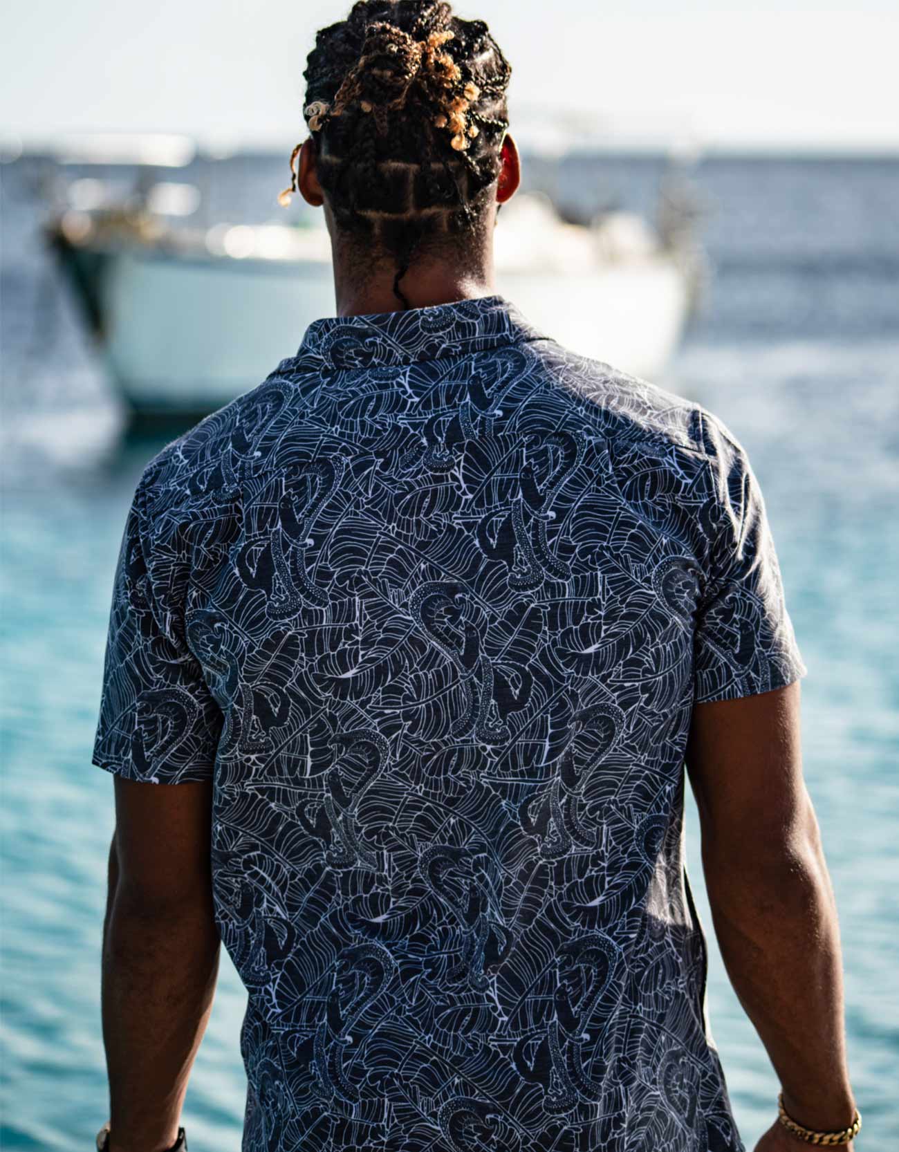 FAIR FIGHT BLACK - VAGABOND™ BUTTON UP