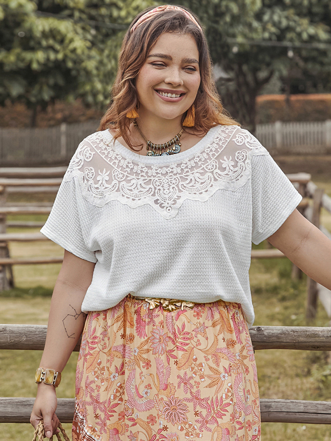 Plus Size Lace Detail Short Sleeve Top