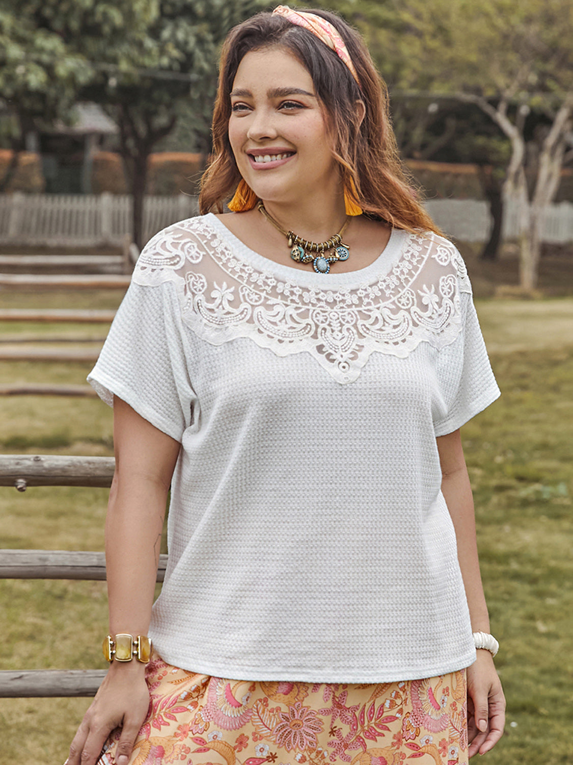 Plus Size Lace Detail Short Sleeve Top