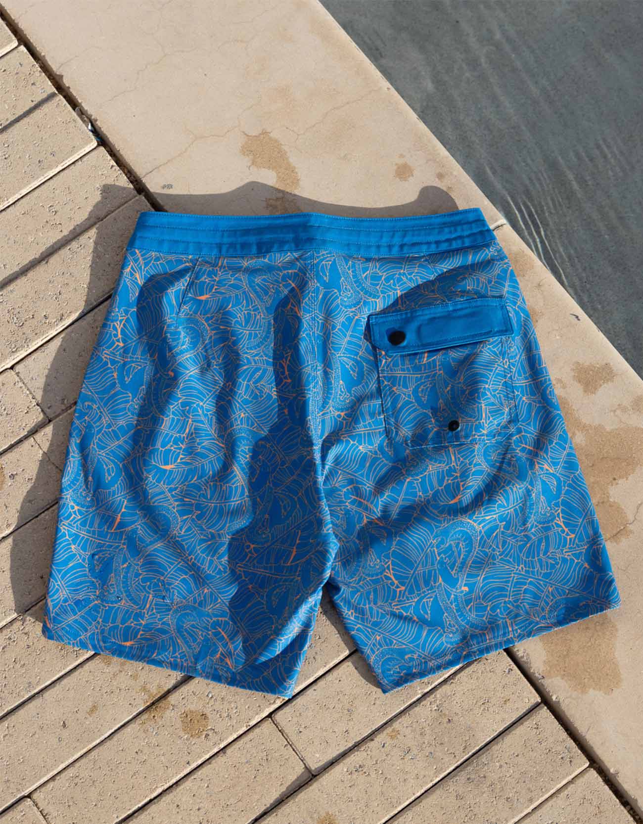 FAIR FIGHT BLUE - SHIPWRECKS 18" BOARDSHORTS