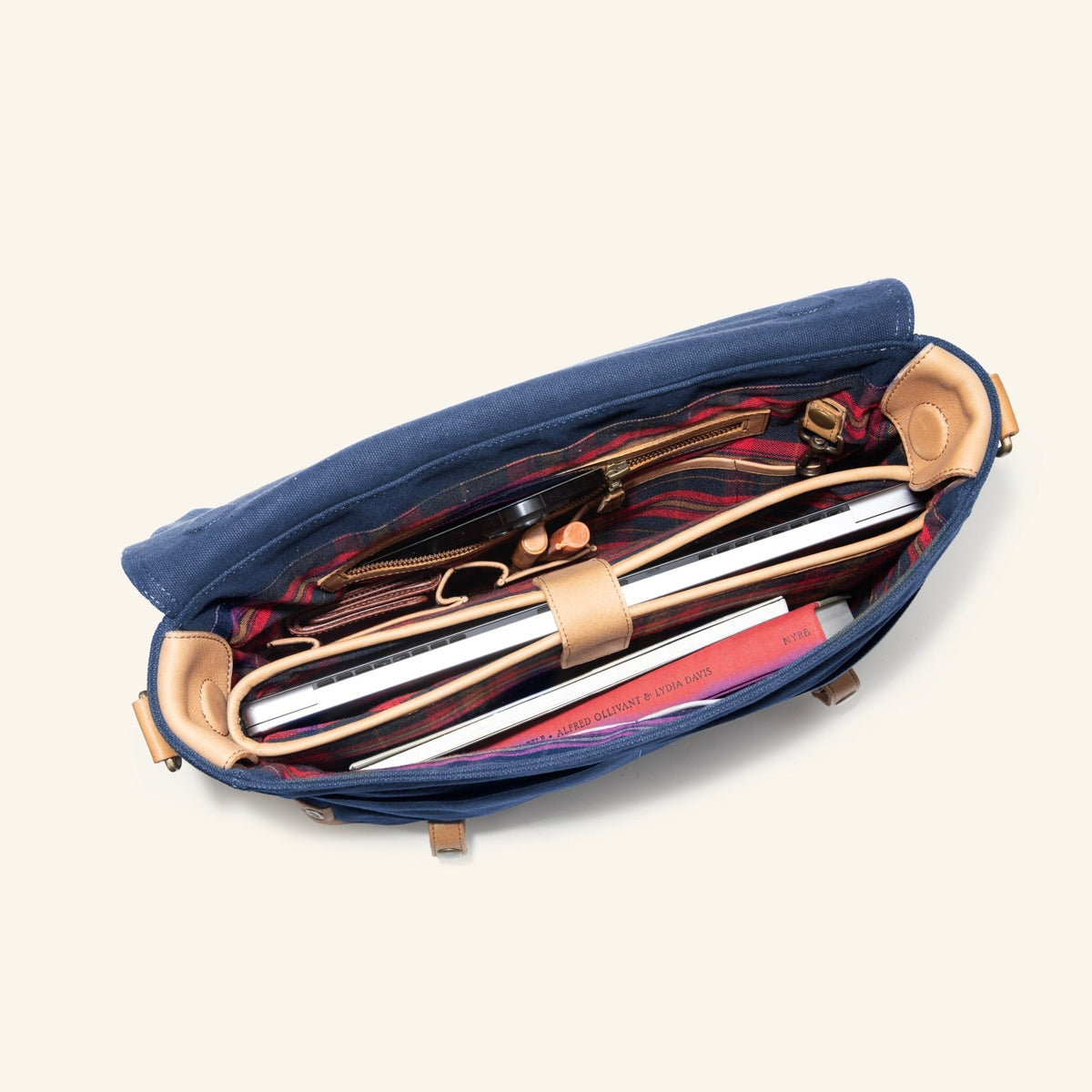 Wallace Messenger Bag