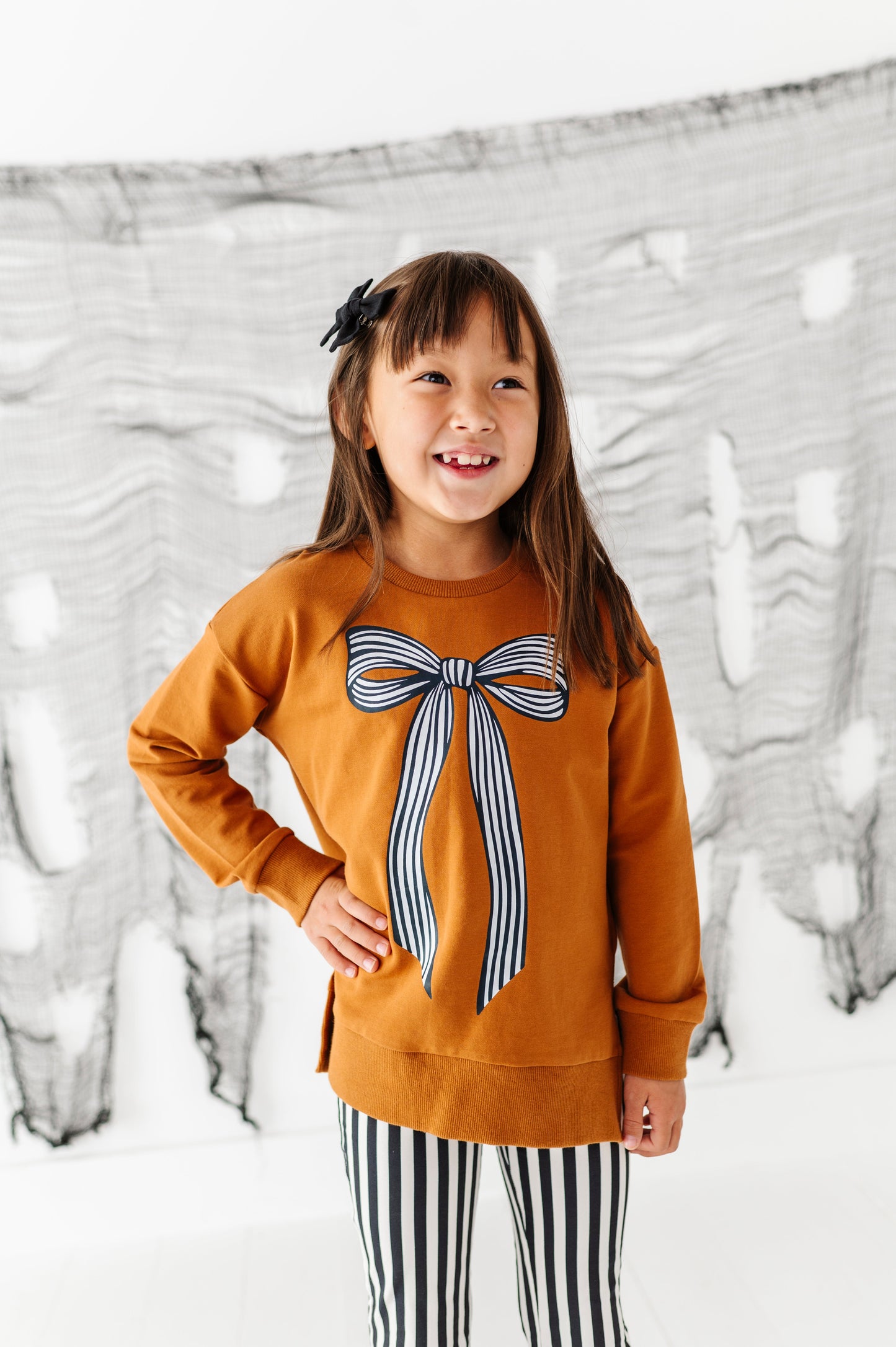 Striped Bow | SIDE-SPLIT SWEATSHIRT