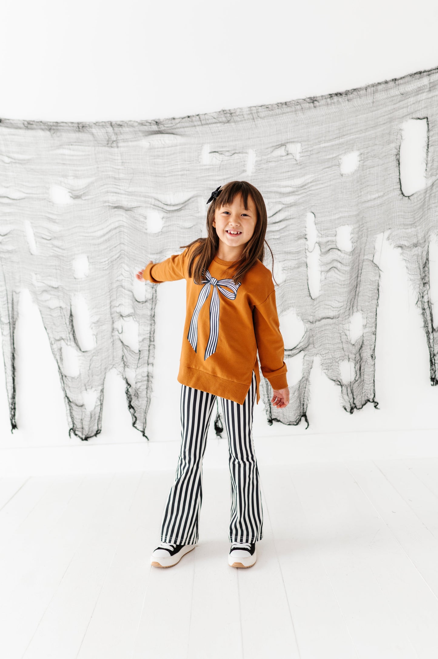 Striped Bow | SIDE-SPLIT SWEATSHIRT