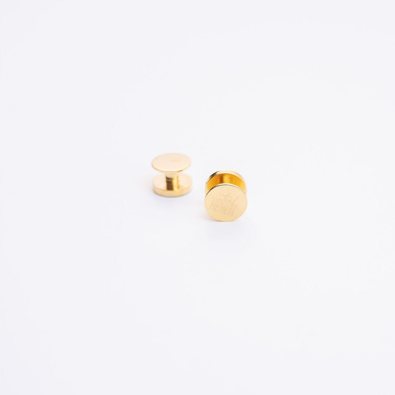 GUNNISON BUTTON STUDS