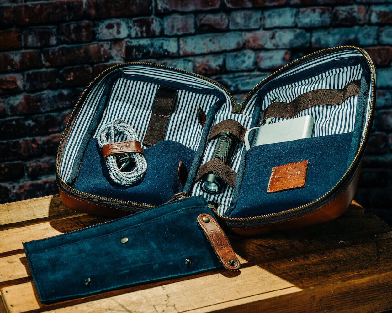 Heritage Leather Doc Electronics Organizer