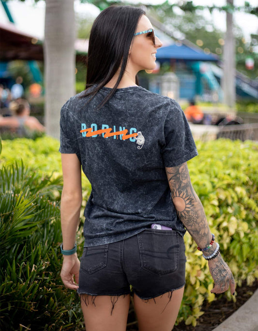 THE BORING TAGLINE - BLACK PRIMO GRAPHIC TEE